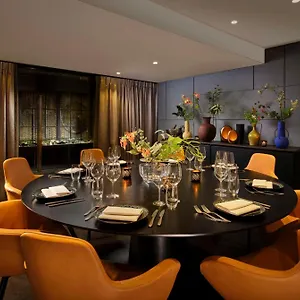Отель Art'otel Amsterdam, Powered By Radisson